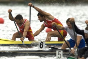 Os galegos David Mascato e Alfredo Bea, remando en C-2 (Imaxes: Guillermo Gonz&aacute;lez)