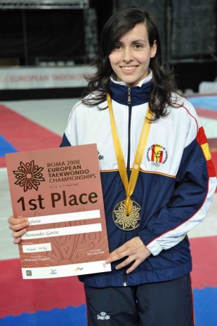 Estefan&iacute;a Hern&aacute;ndez, coa s&uacute;a medalla