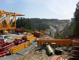 Obas do TAV en Pazos de Bord&eacute;n (Deza) / Flickr: FreeCat