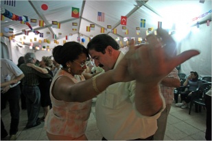 Imaxes da caravana de mulleres en Vi&ntilde;uela (Castela-A Mancha)