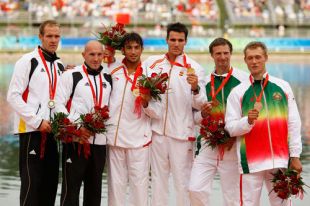 Perucho, ouro en Beix&iacute;n xunto con Craviotto no K-2, 500 m, tam&eacute;n est&aacute; na listaxe de DGAN
