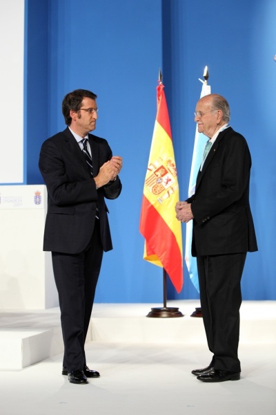 Feijoo entrega a Medalla de Galiza a Fern&aacute;ndez Albor